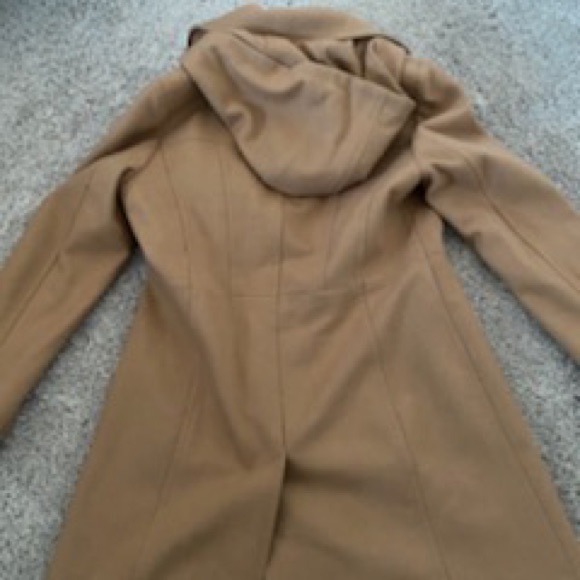 Too small - Picture 2 of 3